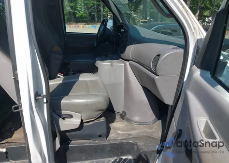 2001 Ford Econoline Xl/Xlt из США, поврежденный, VIN 1FMRE11261HB19216